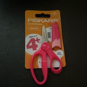 Fiskars 5" Kids Scissors NWT in Pink